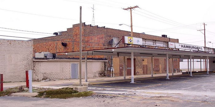 Roxys Hamburgers - Older Location Closed In 90S (newer photo)